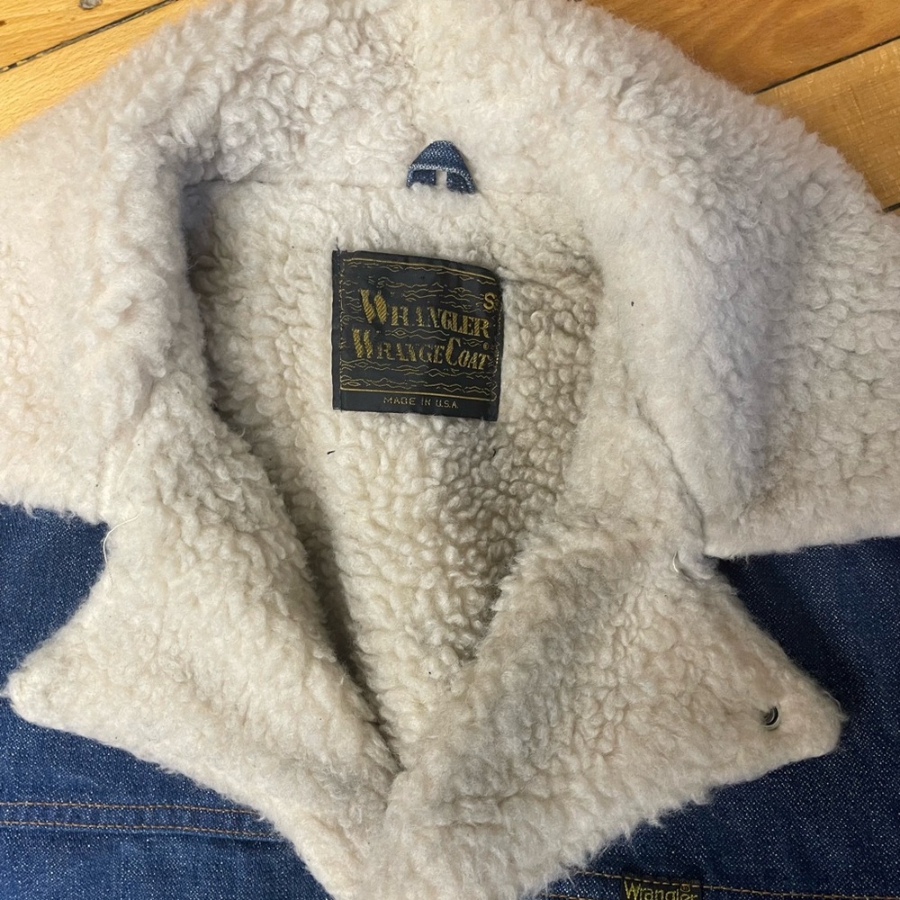 Vintage Wrangler Blue Denim Wrange Coat with White Sherpa Lining Small - Picture 3 of 8